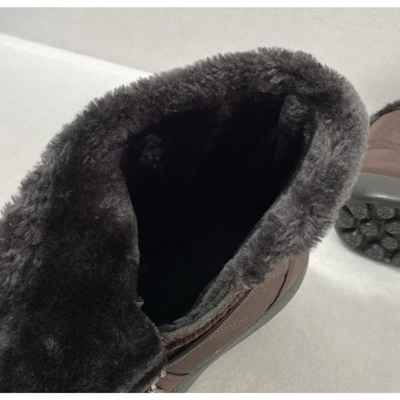 AB Snow Boots Womens Sz 10.5 EU 41 Brown Ankle Faux Fur Waterproof Flat Gorpcore - Picture 12 of 13